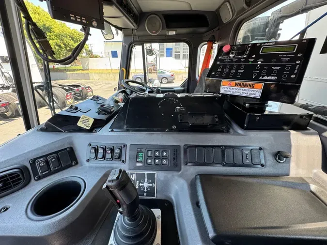 2022 Peterbilt 520