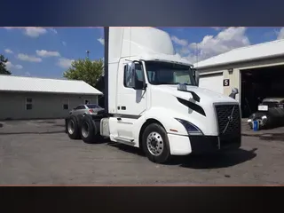 2020 Volvo VNL300