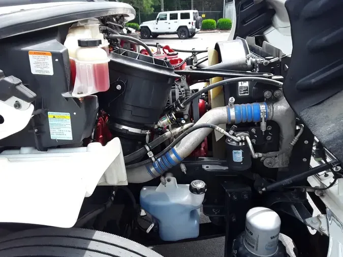 2018 FREIGHTLINER M2 106
