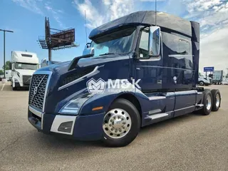 2022 VOLVO VNL64T740