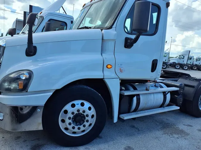 2018 FREIGHTLINER/MERCEDES CASCADIA 1250a1af25befb9a4f81285a4b18149b567