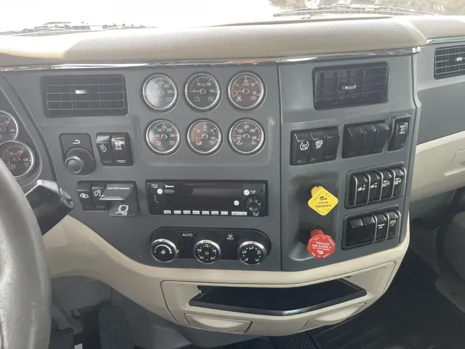 2022 Peterbilt 567