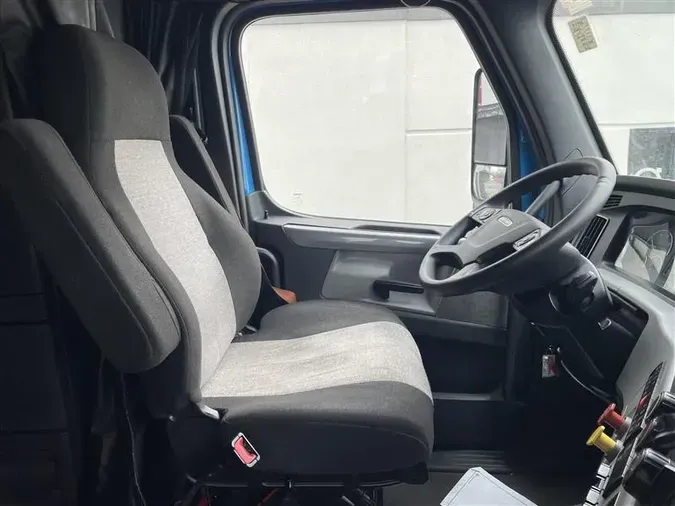 2022 FREIGHTLINER CA126