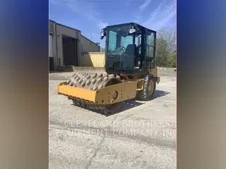 2011 CATERPILLAR CP44
