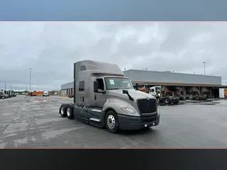 2022 International LT