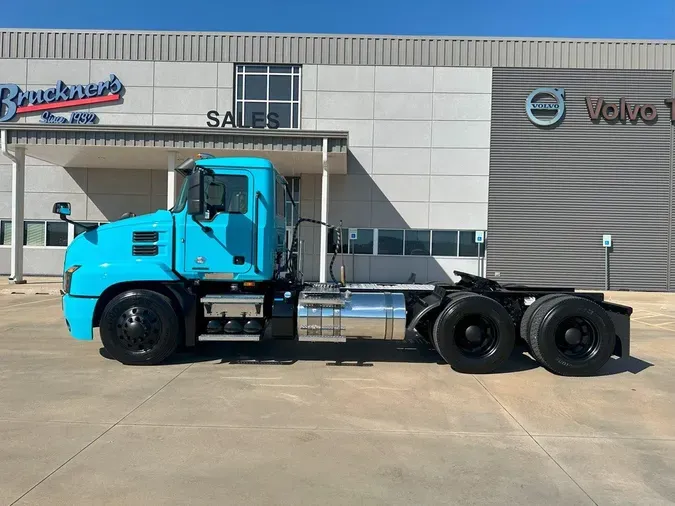 2020 MACK AN64T