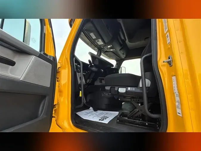 2020 FREIGHTLINER CA126