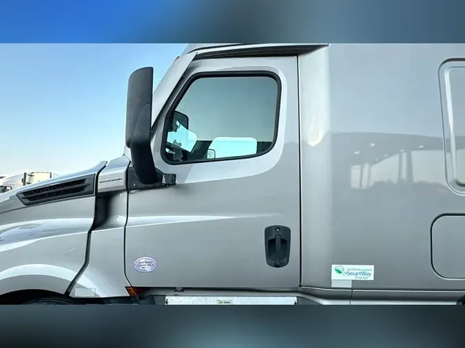 2022 Freightliner Cascadia 126