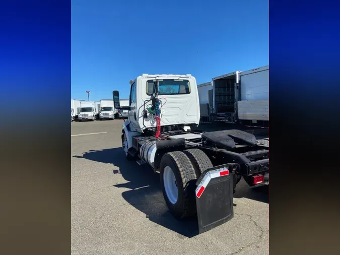 2019 NAVISTAR INTERNATIONAL RH613 DAYCAB S/A