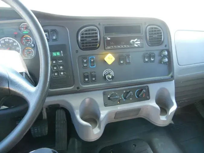 2019 Freightliner Business Class M2 106
