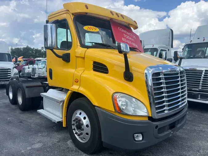 2019 FREIGHTLINER/MERCEDES CASCADIA 113