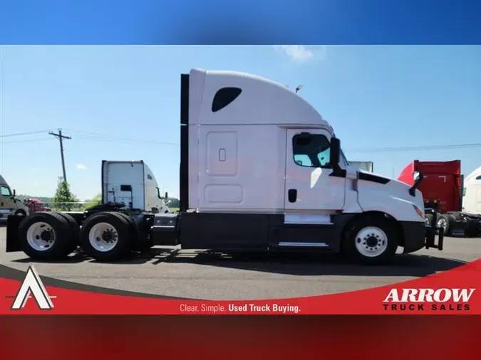 2020 FREIGHTLINER CA126