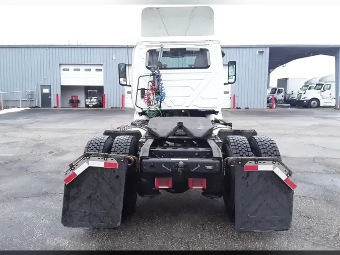 2019 NAVISTAR INTERNATIONAL RH613 DAYCAB S/A