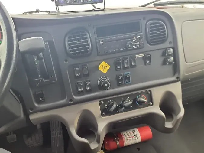 2018 FREIGHTLINER/MERCEDES M2 106