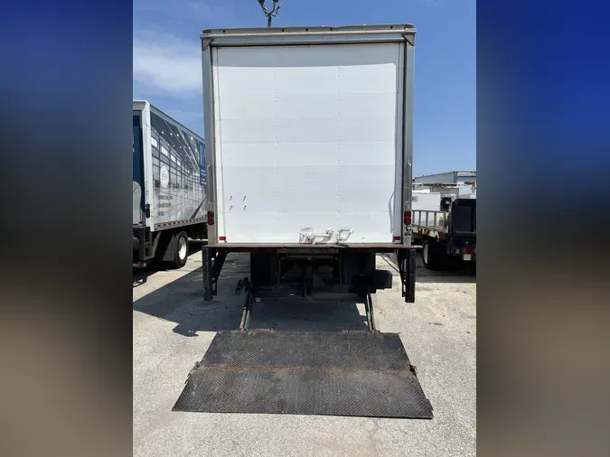 2022 Freightliner Business Class M2 106