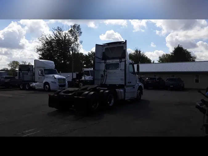 2018 Volvo VNL300