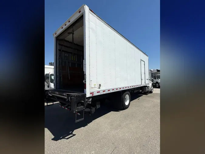 2016 FREIGHTLINER M2 106