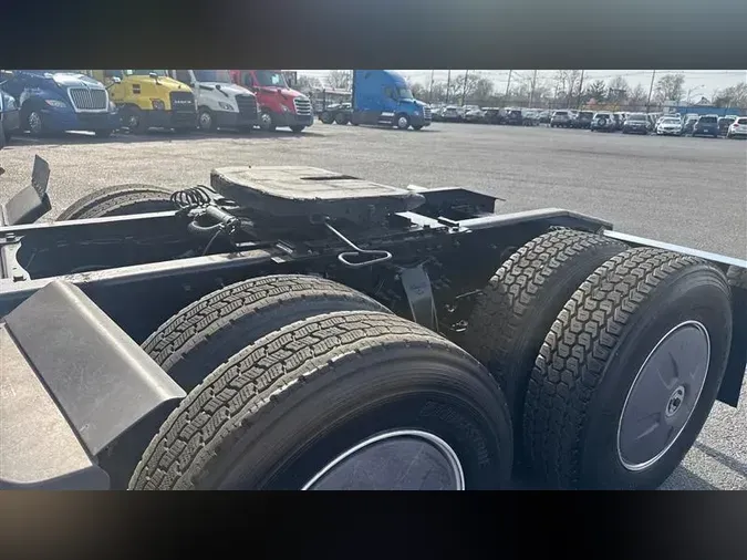 2022 FREIGHTLINER CA126