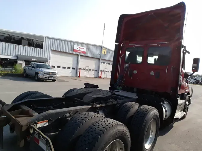 2017 FREIGHTLINER/MERCEDES CASCADIA 125