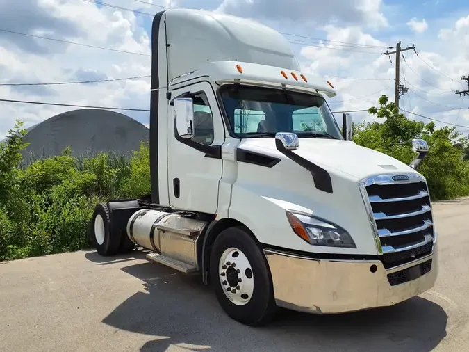 2019 FREIGHTLINER NEW CASCADIA 116