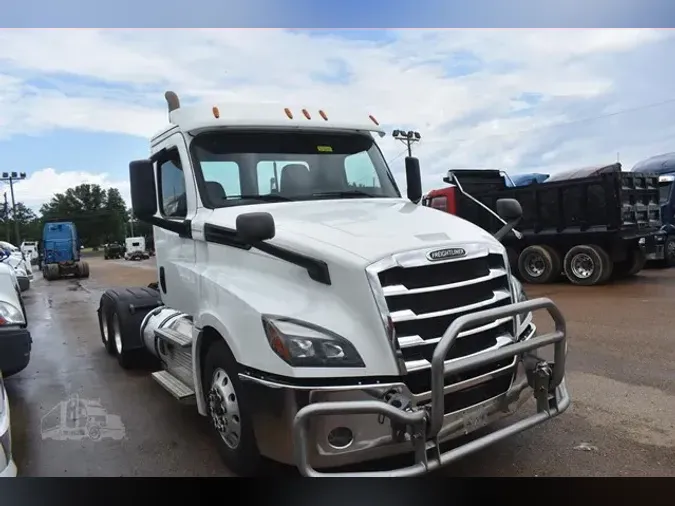 2020 FREIGHTLINER CASCADIA 126