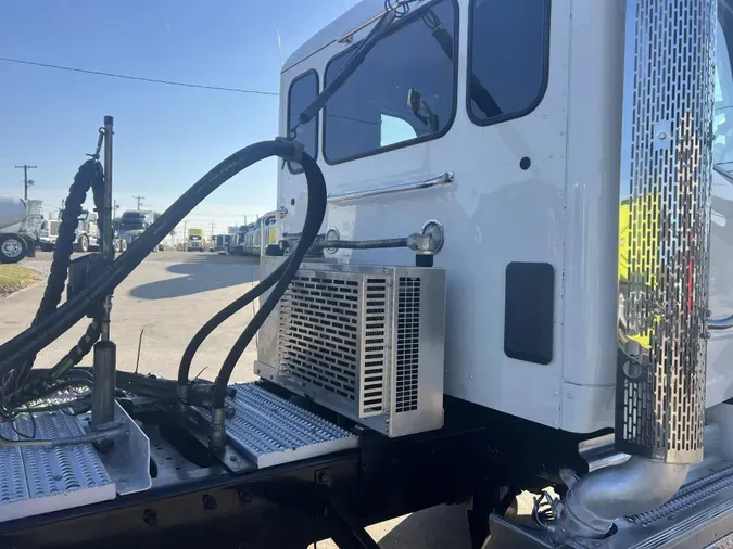 2020 Peterbilt 567