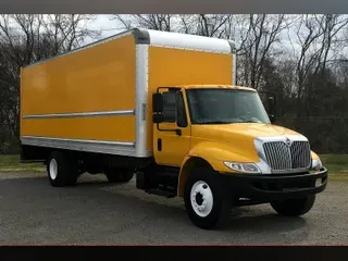 2018 International 4300 SBA 4X2