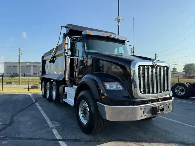 2019 International HX620