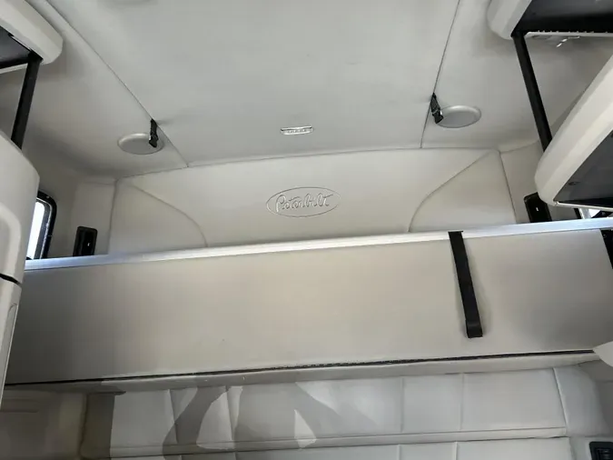 2021 Peterbilt 579