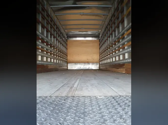 2018 FREIGHTLINER M2 106