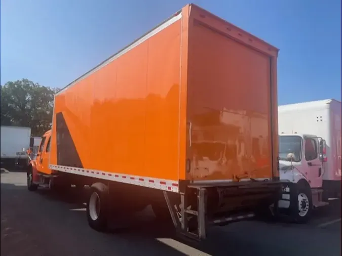 2018 FREIGHTLINER M2 106