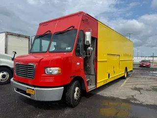2017 FRTLR CUSTOM CHASSIS CORP MT-55 WALK-IN