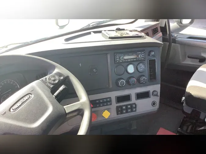 2020 Freightliner Cascadia 126