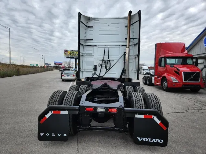 2020 VOLVO VNL64T760