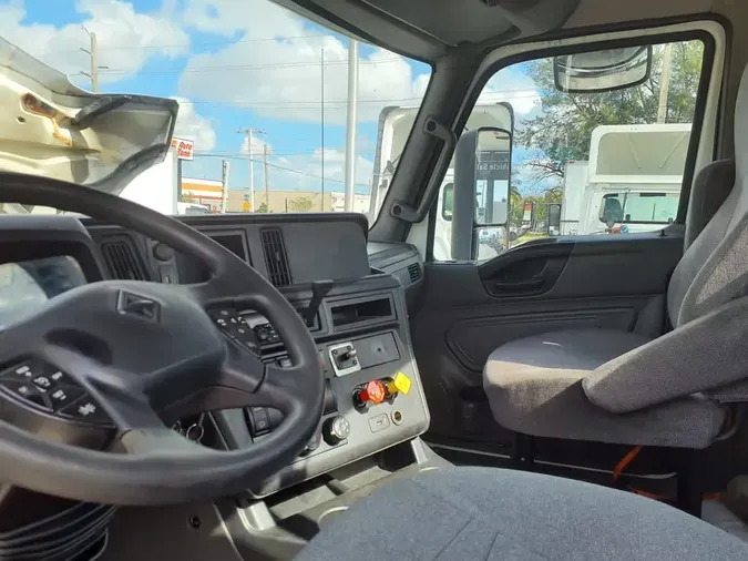 2018 NAVISTAR INTERNATIONAL LT625 DAYCAB T/A0a5c0d8734fc894157a1813547821a32