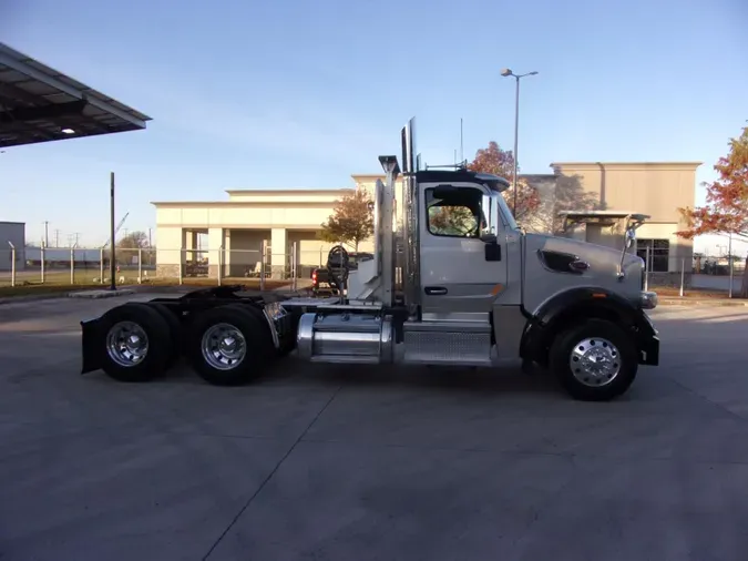 2020 Peterbilt 567