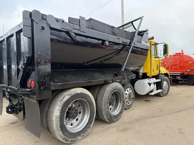 2001 MACK VISION CX613
