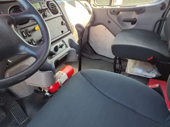 2018 FREIGHTLINER/MERCEDES M2 106