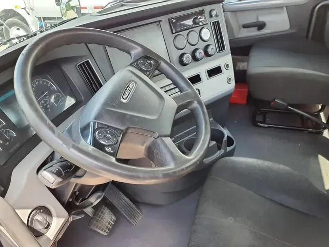 2019 FREIGHTLINER NEW CASCADIA 116