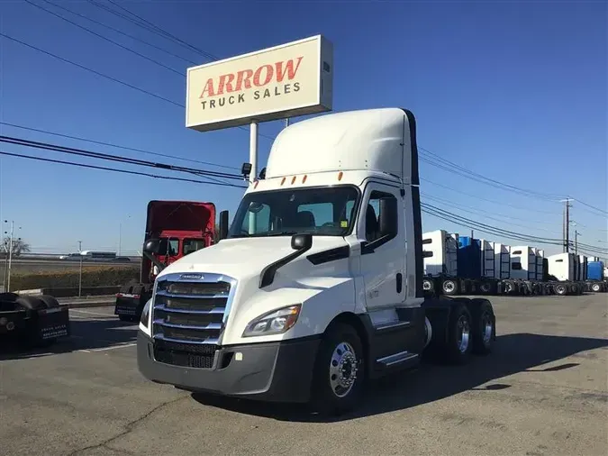 2020 FREIGHTLINER CA126