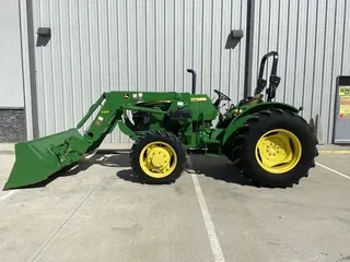 2016 John Deere 5065E