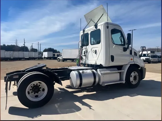 2019 FREIGHTLINER/MERCEDES CASCADIA 113