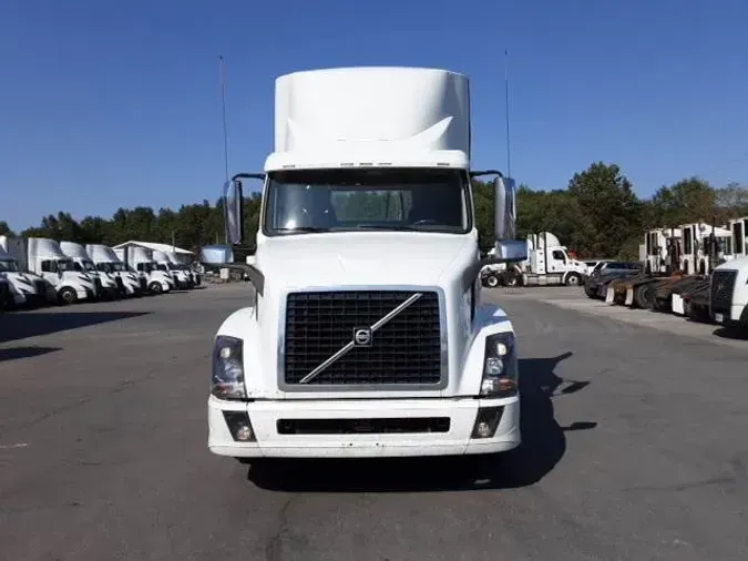 2017 Volvo VNL300