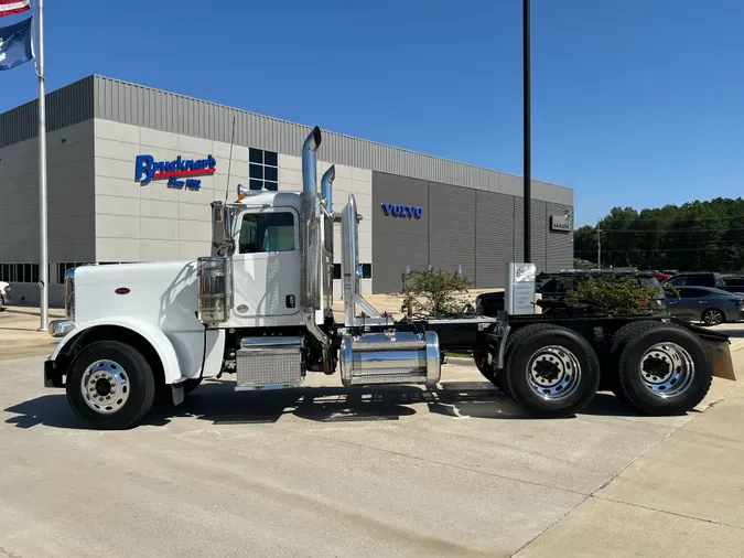 2020 PETERBILT 389