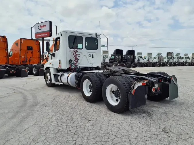 2020 FREIGHTLINER CASCADIA 125