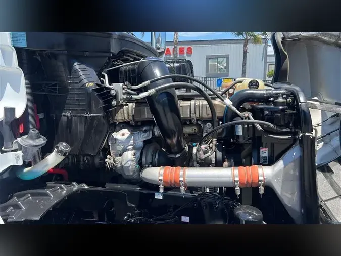 2019 FREIGHTLINER CA126
