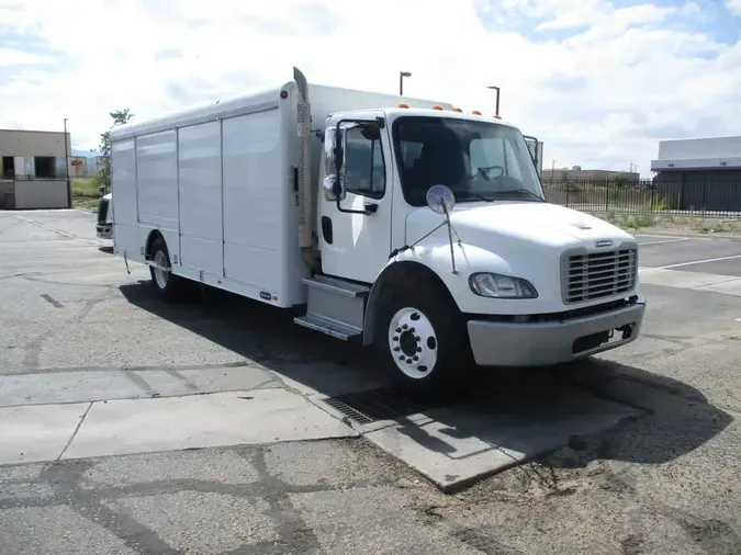 2015 FREIGHTLINER M2 106