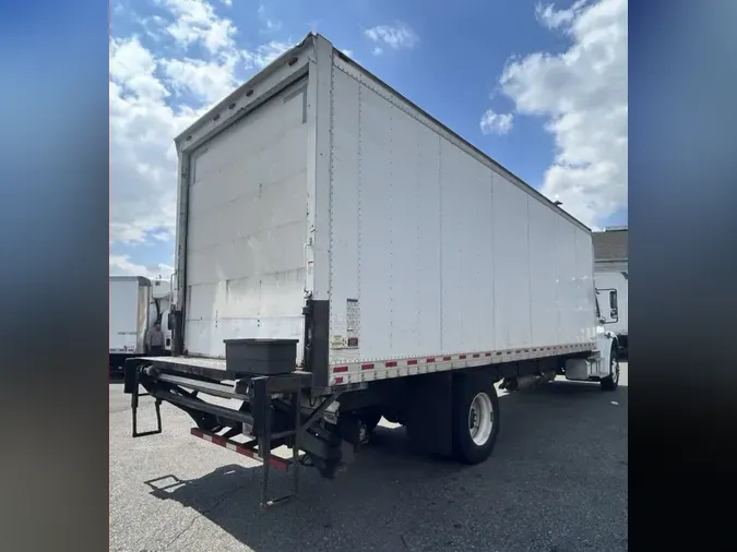 2017 FREIGHTLINER M2 106