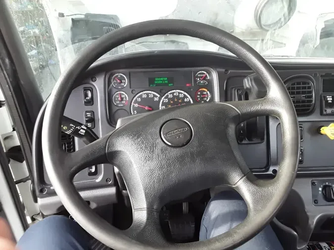 2020 FREIGHTLINER/MERCEDES M2 1060a74a8097221c357909b6fcd1ce6905a