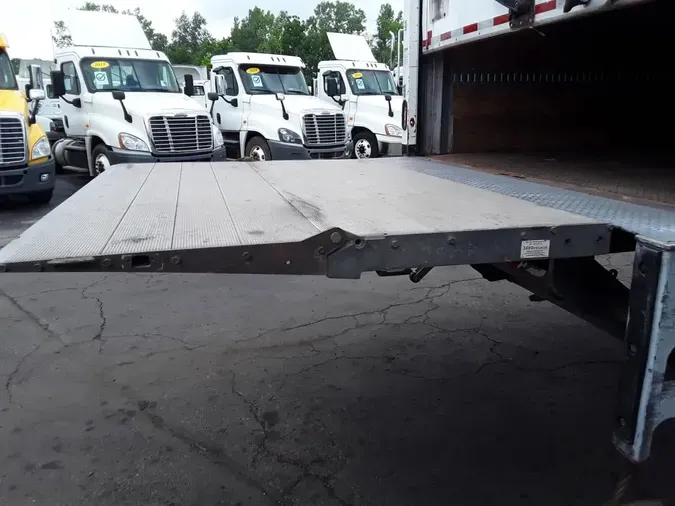 2018 FREIGHTLINER M2 106